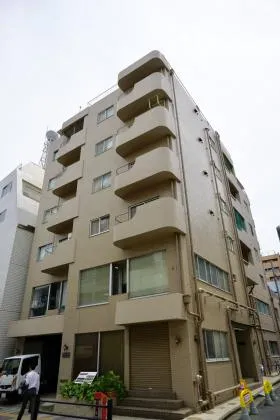 マンション松本ビルの外観