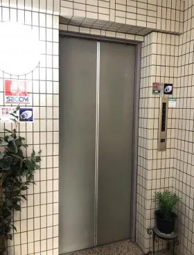 森山ビル東館の外観