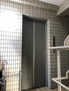 森山ビル東館の外観