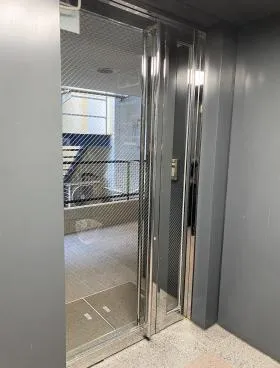 MKビルの外観