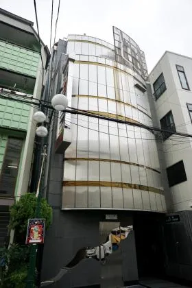 三恵ルミエール四谷の外観