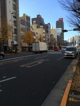 K-FRONTビルの外観