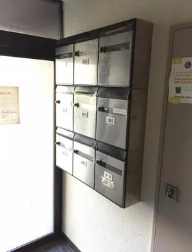 小川ビルの外観