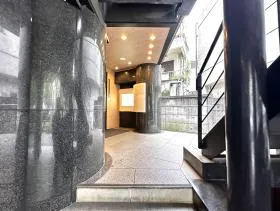 ACN四谷三丁目ビル(旧:ポワロービル)の外観