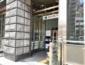 出入口2（エレベーター側）