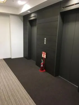 サンタワーズビルの外観