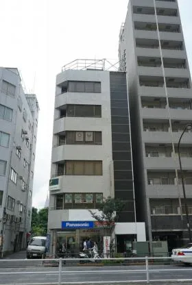 甲山ビルの外観
