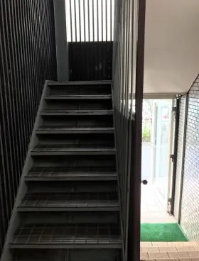 甲山ビルの外観