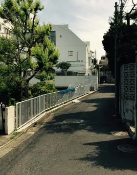 信濃町ハウスビルの外観