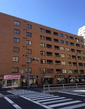 ニュー信濃町ハイツビルの外観