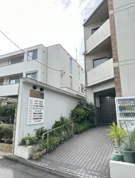 玉盛ビルの外観