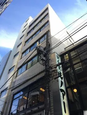 M&Mビルの外観