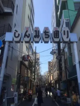 峯村ビルの外観