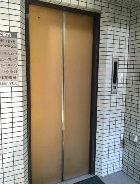 佳作ビルの外観