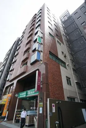 新一ビルの外観