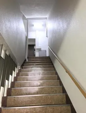 新一ビルの外観