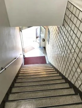 岡本ビルの外観