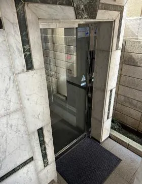 四谷高木ビルの外観