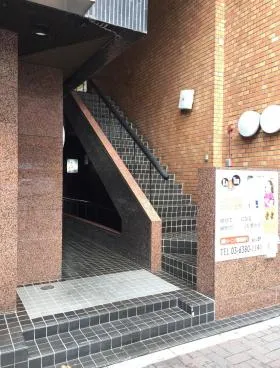 松本館ビルの外観