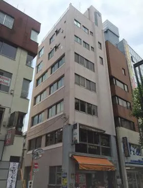 Fビルの外観
