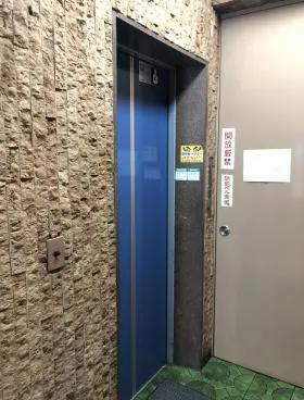 三井ビルの外観