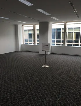 大手町ファーストスクエアウエストタワーの外観