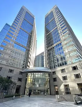 大手町ファーストスクエアウエストタワーの外観