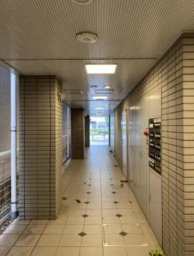伸治ビルの外観