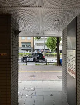 伸治ビルの外観