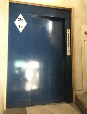 小林ビルの外観