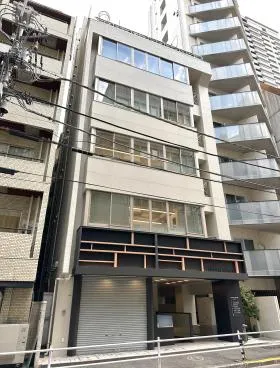 NOVEL WORK 新宿御苑(旧第2テイケイ)ビルの外観