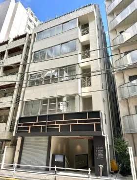 NOVEL WORK 新宿御苑(旧第2テイケイ)ビルの外観