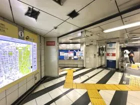 東京メトロ丸ノ内線「新宿御苑前駅」
