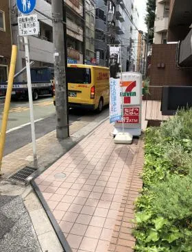 市川ビルの外観