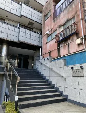 サントピア四谷ビルの外観
