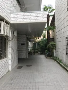サンコート四谷の外観