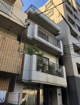 新井ビルの外観
