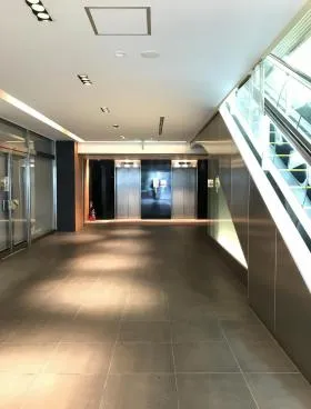 コリドースクエア銀座7丁目(旧銀座同和)の外観