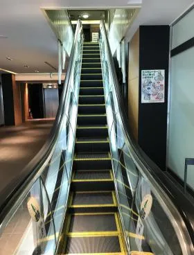 コリドースクエア銀座7丁目(旧銀座同和)の外観