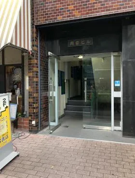 岡田ビルの外観