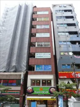 会田西新宿ビルの外観