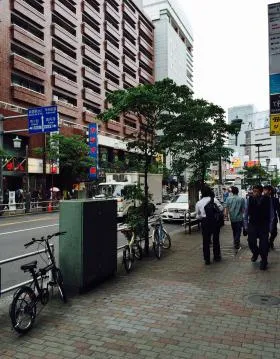 会田西新宿ビルの外観