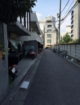 第12山京ビルの外観