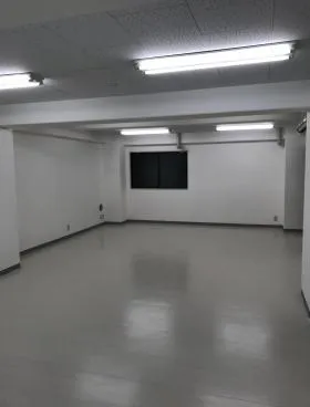 柏木片桐屋ビルの外観