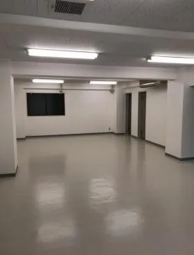 柏木片桐屋ビルの外観