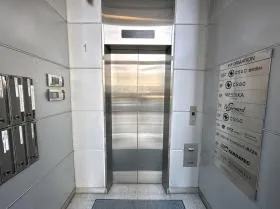 クローバー青山・ONEの外観