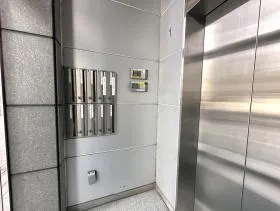 クローバー青山・ONEの外観