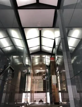 西新宿ウインズビルの外観