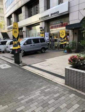NAC港ビルの外観
