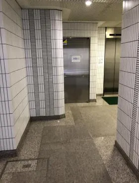 ミクラ西新宿ビルの外観